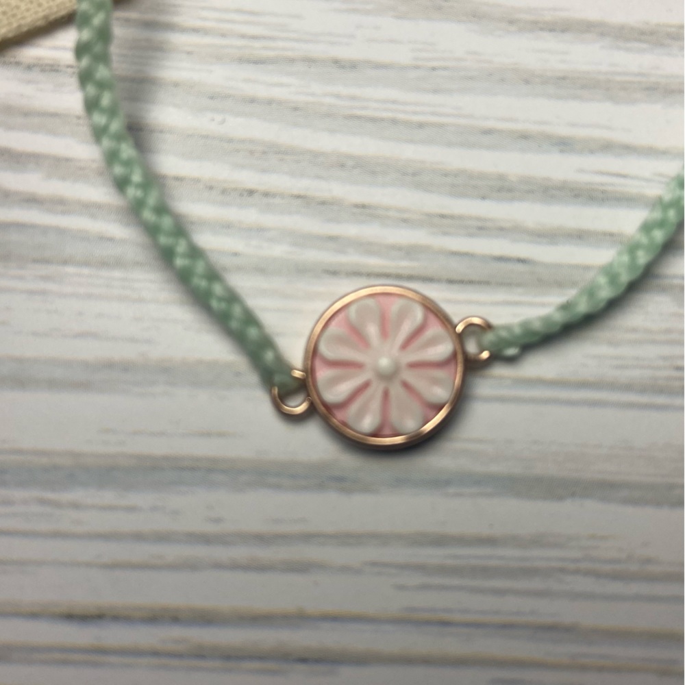 NWT Pura Vida Cameo charm bracelet - Picture 2 of 3